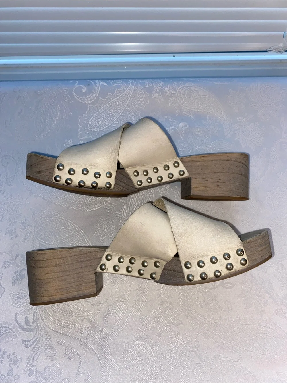 Free People classic clog